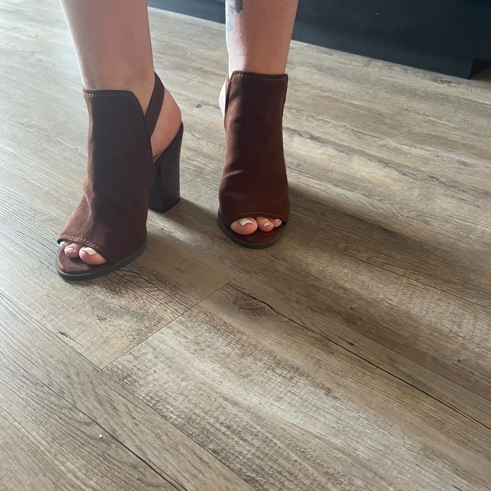 American Eagle Brown Open-Toe Block Heel